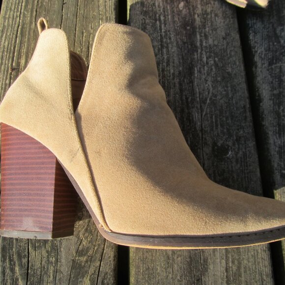 Faux Suede Tan/Cream Ankle Boots/Half Boots Women's Size 10 - Picture 4 of 16